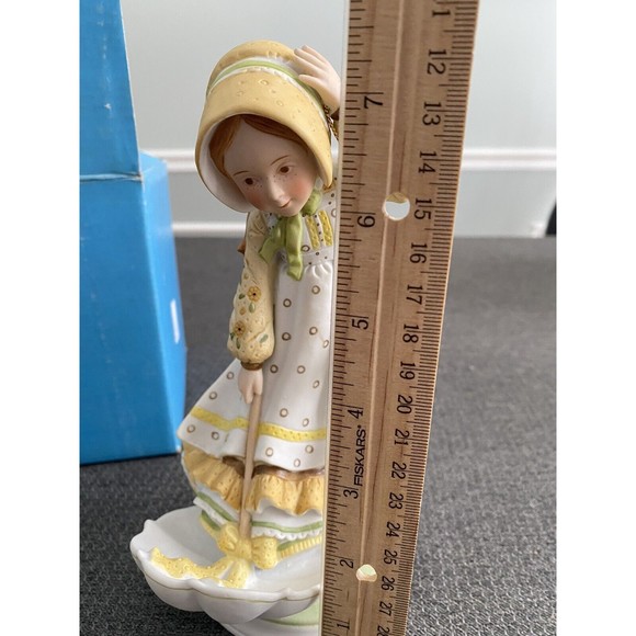 Vtg Holly Hobby Windy Weather Girl w/Umbrella HandPainted Porcelain Figurine IOB - Picture 9 of 10